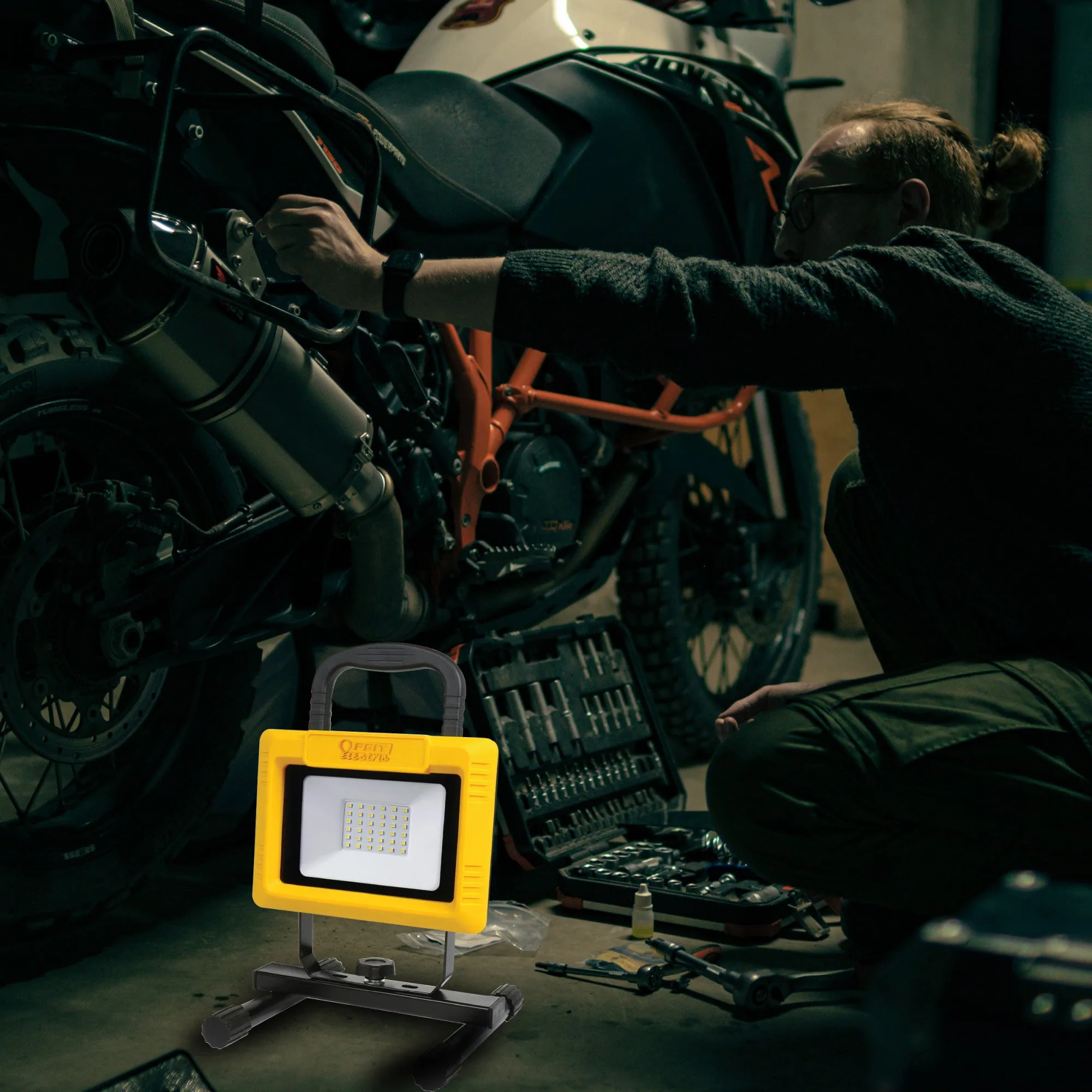 3000 Lumens Plug-in LED Worklight