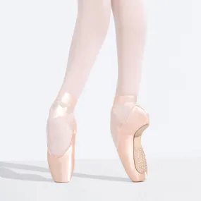 CAPEZIO DÉVELOPPÉ POINTE SHOE (#5.5 SHANK)  (medium & wide width)