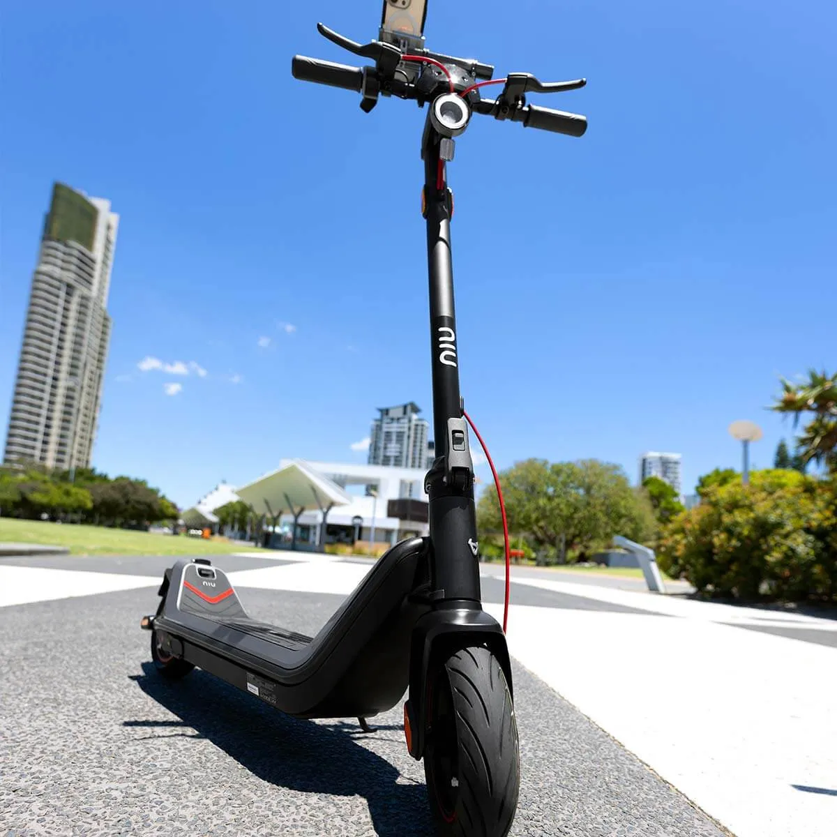 NIU KQi3 Max Electric Kick Scooter - Black