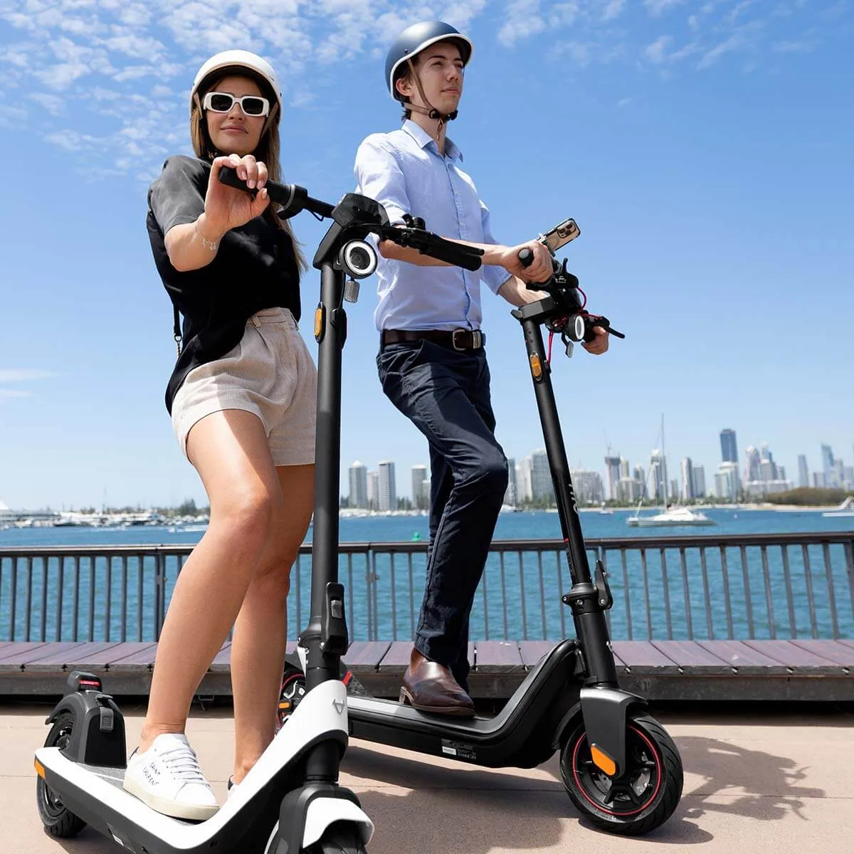 NIU KQi3 Max Electric Kick Scooter - Black