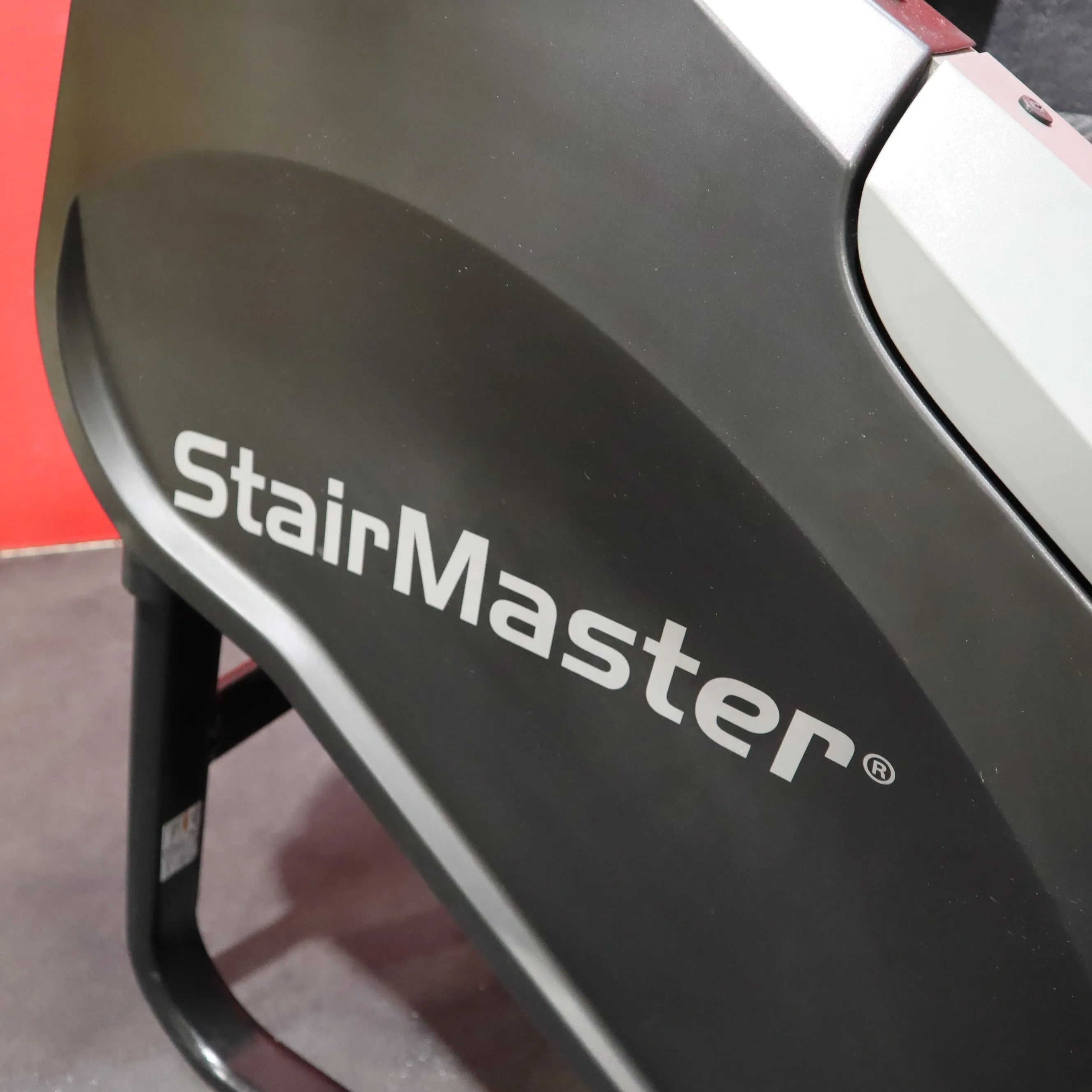 StairMaster 8 Series SM8 Gauntlet with 15-inch Embedded Console (Refurbished)